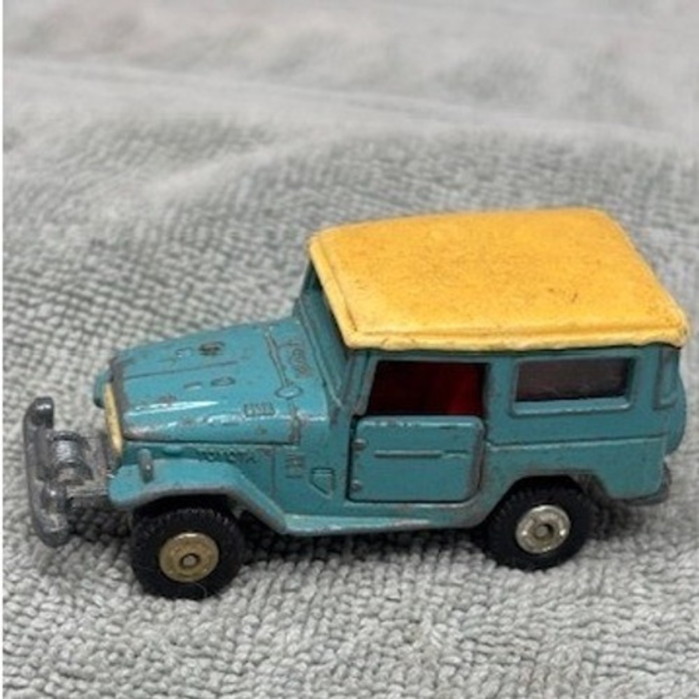 Vintage Tomica No 2 Toyota Land Cruiser 1/60 Scale Teal Yellow Made in Japan
